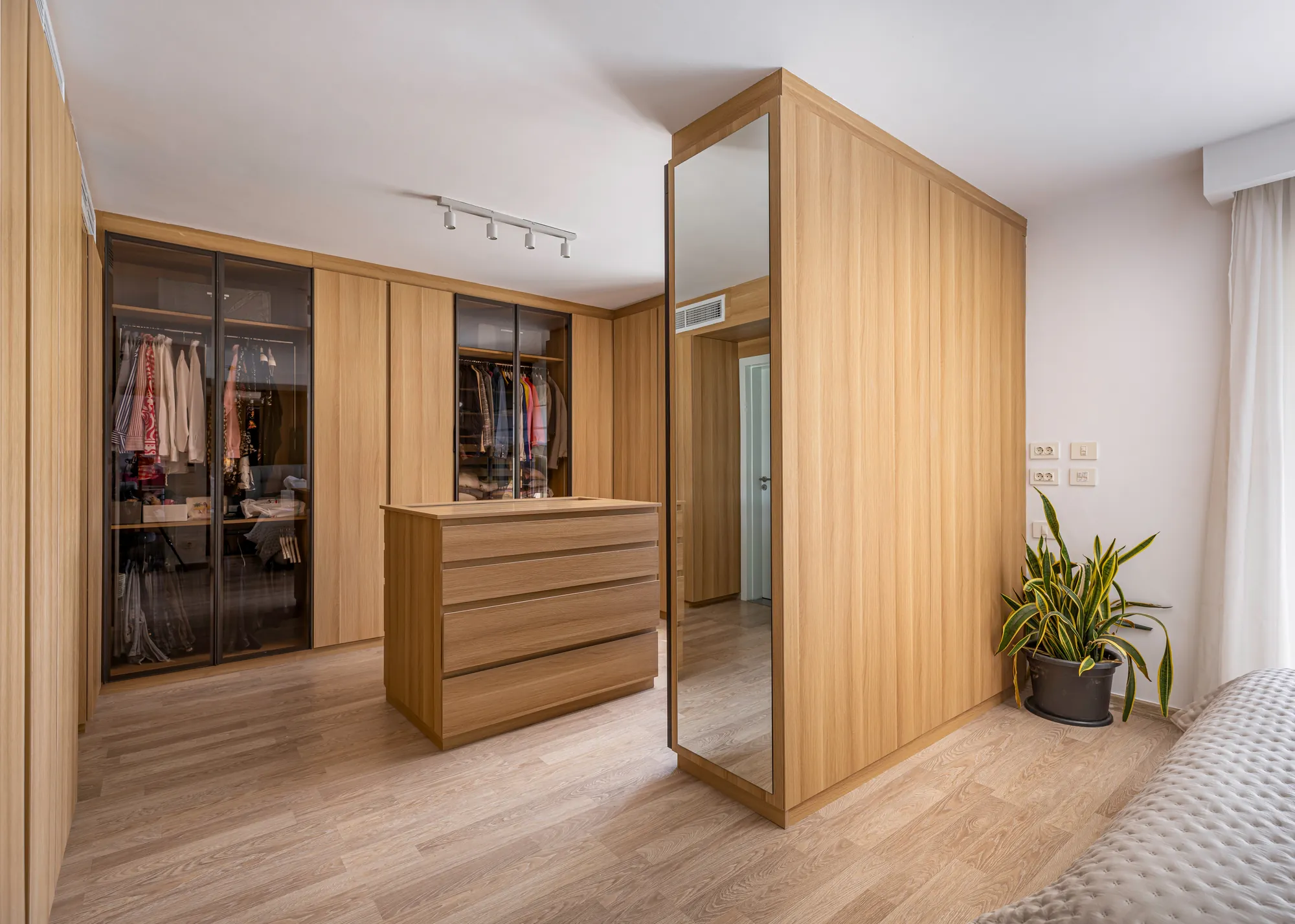 Oak walk-in closet with central island and full-height mirror, New Giza Duplex